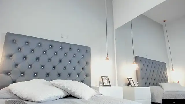 Snapshot of ScarlettGonzalez_ chatting on October 15, 2025, 12:49 pm ScarlettGonzalez online show from October 15, 2025, 12:49 pm