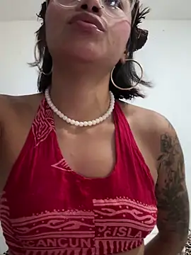 Nia Desire online show from December 3, 2025, 5:37 am