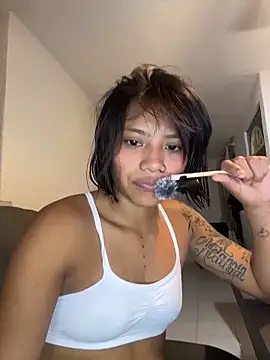 Snapshot of Nia_Desire chatting on April 30, 2026, 7:14 am Nia Desire online show from April 30, 2026, 7:14 am