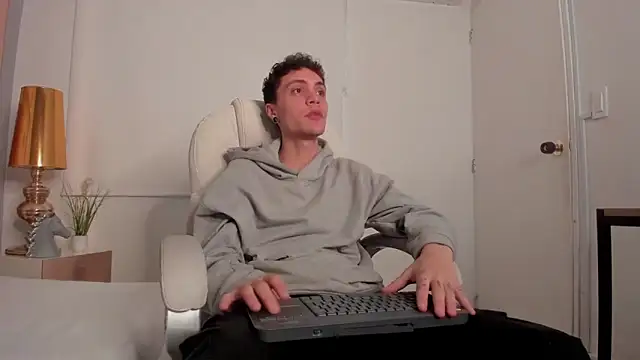 dark sun302 online show from September 24, 2025, 9:18 pm