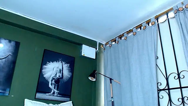 Snapshot of Evaa_18 chatting on October 2, 2025, 5:31 pm Evaa 18 online show from October 2, 2025, 5:31 pm