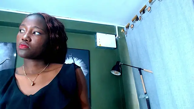 Snapshot of Evaa_18 chatting on October 4, 2025, 5:33 pm Evaa 18 online show from October 4, 2025, 5:33 pm