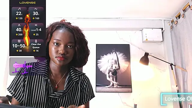 Snapshot of Evaa_18 chatting on October 15, 2025, 5:35 pm Evaa 18 online show from October 15, 2025, 5:35 pm