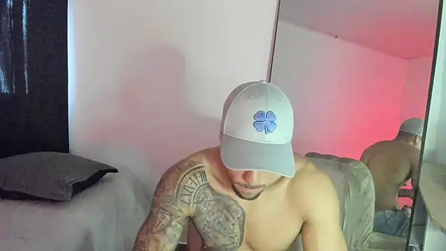 Snapshot of ThiagoLugo chatting on October 20, 2025, 4:29 pm ThiagoLugo online show from October 20, 2025, 4:29 pm