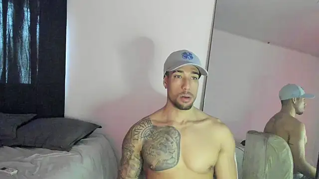 Snapshot of ThiagoLugo chatting on October 22, 2025, 3:45 pm ThiagoLugo online show from October 22, 2025, 3:45 pm