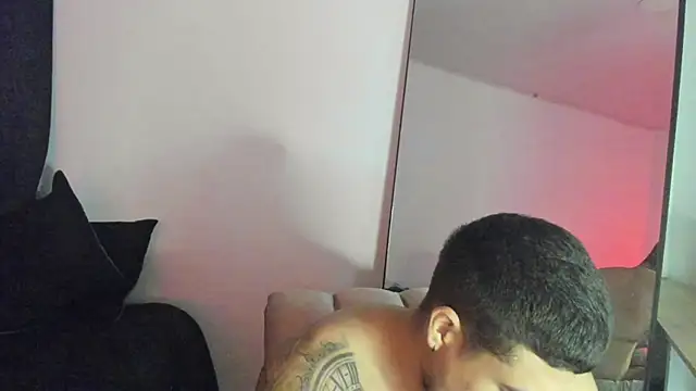 Snapshot of ThiagoLugo chatting on October 31, 2025, 7:42 am ThiagoLugo online show from October 31, 2025, 7:42 am