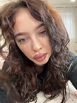 Hannah xBaby online show from December 20, 2025, 11:06 am