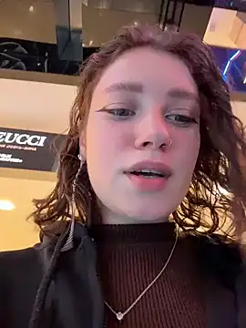 Snapshot of lucy-joy chatting on December 19, 2025, 10:33 am lucy-joy online show from December 19, 2025, 10:33 am