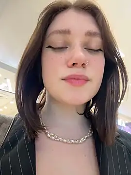 Snapshot of lucy-joy chatting on December 23, 2025, 7:39 am lucy-joy online show from December 23, 2025, 7:39 am