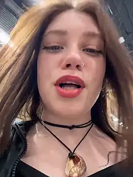 Snapshot of lucy-joy chatting on January 14, 2026, 12:22 pm lucy-joy online show from January 14, 2026, 12:22 pm