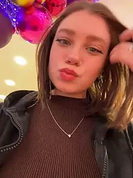 Snapshot of lucy-joy chatting on February 3, 2026, 12:21 pm lucy-joy online show from February 3, 2026, 12:21 pm