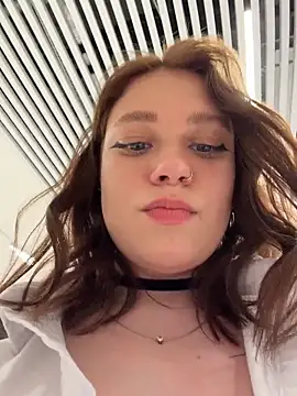 lucy-joy online show from May 21, 2026, 11:50 am