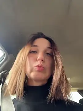 Snapshot of DollyTall chatting on October 11, 2025, 8:46 am DollyTall online show from October 11, 2025, 8:46 am