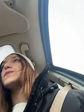 DollyTall online show from December 18, 2025, 7:14 am