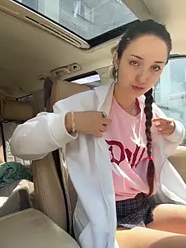 DollyTall online show from April 21, 2026, 6:31 am