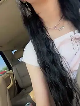 DollyTall online show from June 18, 2026, 5:19 am