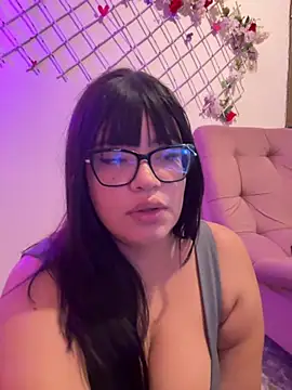 Emily Taylor2 online show from June 16, 2026, 2:03 am