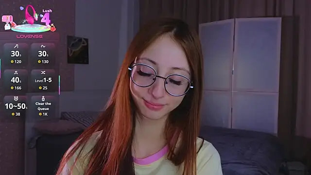 Snapshot of AvrilLeMell chatting on October 16, 2025, 10:11 pm AvrilLeMell online show from October 16, 2025, 10:11 pm