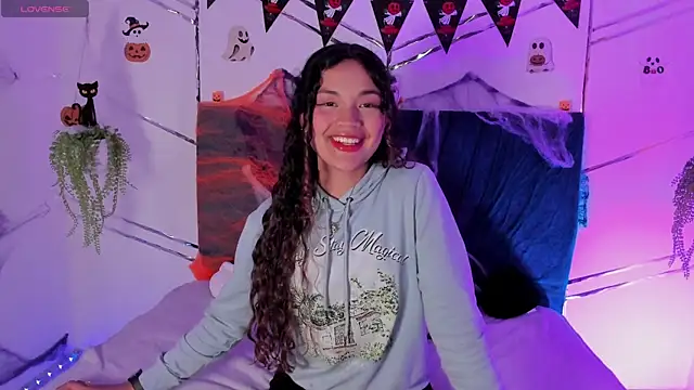 Snapshot of Camilla_Miller01 chatting on October 17, 2025, 9:17 pm Camilla Miller01 online show from October 17, 2025, 9:17 pm