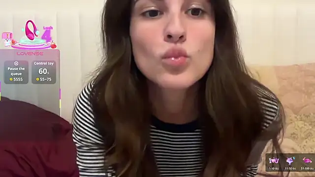 Snapshot of heyitsmadig chatting on November 21, 2025, 7:45 pm heyitsmadig online show from November 21, 2025, 7:45 pm