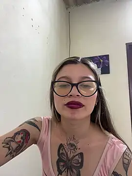 KoraSweett online show from March 10, 2026, 8:14 pm