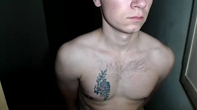 Snapshot of BlondZilla chatting on February 17, 2026, 1:02 am BlondZilla online show from February 17, 2026, 1:02 am