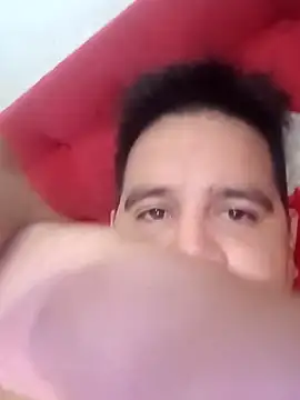 reguetones92 online show from December 3, 2025, 5:33 pm