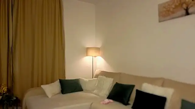 Snapshot of aerisblue chatting on September 30, 2025, 7:41 pm aerisblue online show from September 30, 2025, 7:41 pm