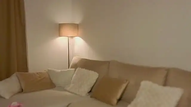 Snapshot of aerisblue chatting on October 9, 2025, 7:45 pm aerisblue online show from October 9, 2025, 7:45 pm