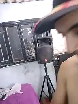 Snapshot of miroqui143 chatting on October 10, 2025, 12:42 am miroqui143 online show from October 10, 2025, 12:42 am