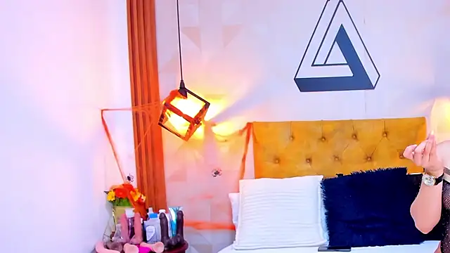 Snapshot of violet_sweet19 chatting on October 30, 2025, 1:18 am violet sweet19 online show from October 30, 2025, 1:18 am