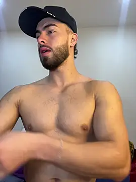 Snapshot of MaxDell chatting on March 21, 2026, 7:06 pm MaxDell online show from March 21, 2026, 7:06 pm