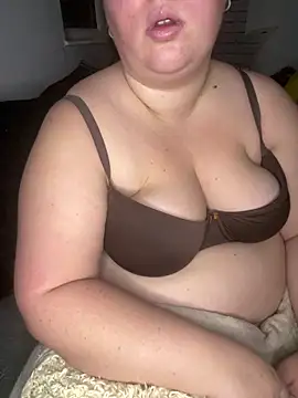 roxey-1997 online show from November 16, 2025, 4:51 am