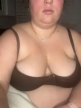 roxey-1997 online show from December 4, 2025, 10:29 pm