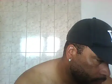 OliveiraSeven online show from May 6, 2026, 1:27 pm