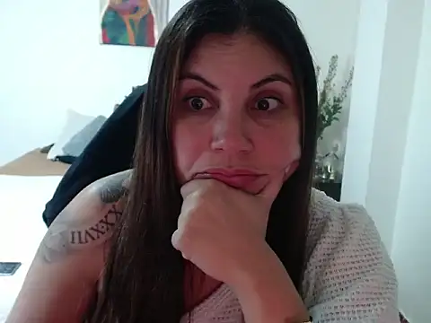 Secret Bella online show from October 12, 2025, 11:42 am