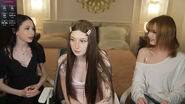 VivianSweet  online show from June 9, 2026, 10:38 am