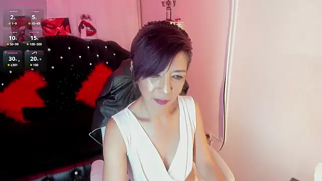 Snapshot of Trinityy__ chatting on October 9, 2025, 5:55 pm Trinityy   online show from October 9, 2025, 5:55 pm