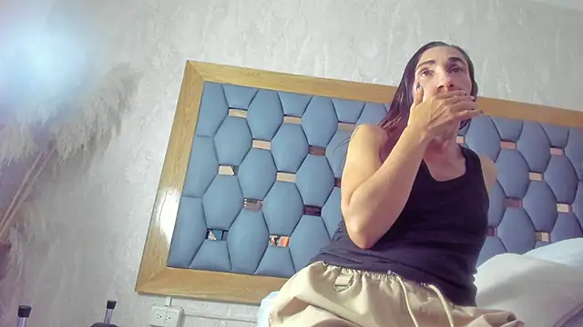 crystal sm online show from October 4, 2025, 3:04 am