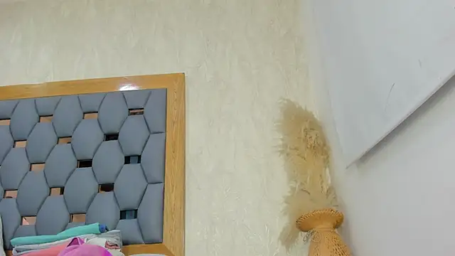 Snapshot of crystal_sm chatting on February 27, 2026, 3:06 am crystal sm online show from February 27, 2026, 3:06 am