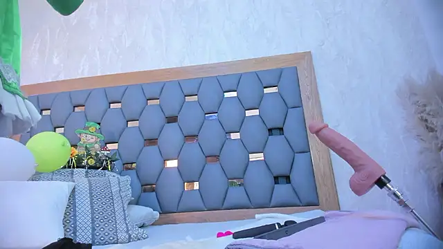 Snapshot of crystal_sm chatting on March 17, 2026, 3:00 am crystal sm online show from March 17, 2026, 3:00 am