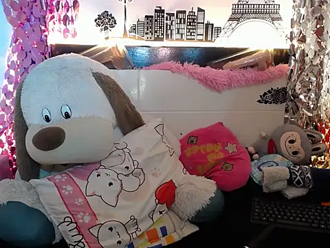 Snapshot of Nicol_V chatting on September 26, 2025, 4:16 am Nicol V online show from September 26, 2025, 4:16 am