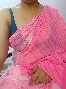 Snapshot of roshni_agrawal0 chatting on May 6, 2026, 5:35 am roshni agrawal0 online show from May 6, 2026, 5:35 am