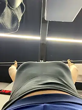 oizoe online show from December 18, 2025, 4:02 pm