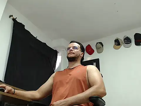 cloudsxxx online show from February 9, 2026, 10:36 pm