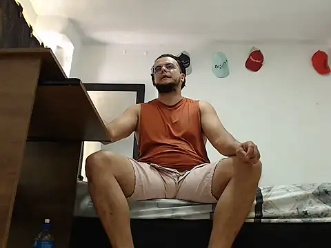 Snapshot of cloudsxxx chatting on July 17, 2026, 3:50 pm cloudsxxx online show from July 17, 2026, 3:50 pm