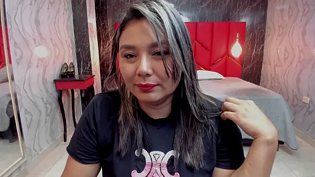 LatinaHoleQueen online show from March 10, 2026, 2:33 pm