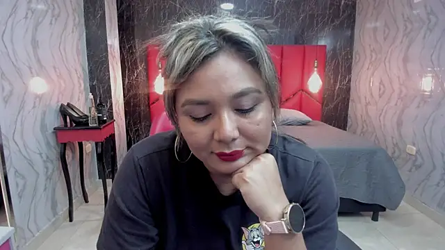Snapshot of LatinaHoleQueen chatting on June 19, 2026, 3:27 pm LatinaHoleQueen online show from June 19, 2026, 3:27 pm