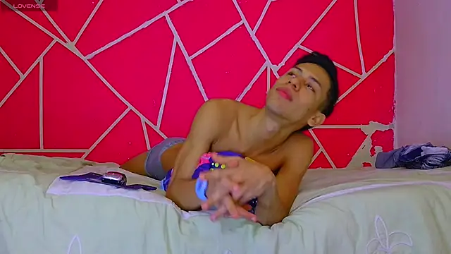 dylan apol0 online show from February 2, 2026, 5:39 am