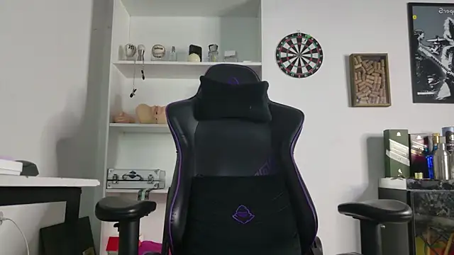 aaron nvk online show from March 1, 2026, 5:31 am